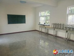 教室出租，桌椅板凳黑板齐全