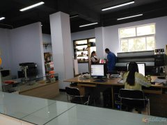 高薪招聘平面设计人员   文员及后期制作工人