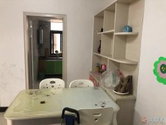 美景瑞园一楼装修好的房屋出售，带储藏室和后花园