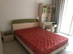 美景瑞园一楼装修好的房屋出售，带储藏室和后花园
