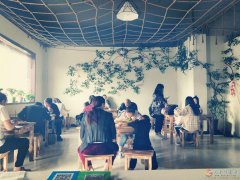 郭庄小区门口早餐店诚聘服务员