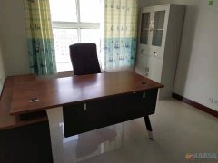 【出租】三室两厅140平，有电梯，适合办公