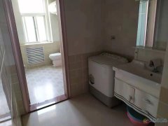 【出租】三室两厅140平，有电梯，适合办公