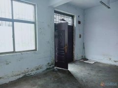 狂口商贸城房屋出租，年交每年4000元，或月交每月400元