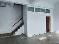狂口商贸城房屋出租，年交每年4000元，或月交每月400元