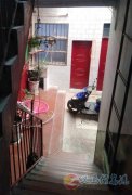两层独家院出售，诚心就先来看房