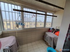 连银小区6楼精装修拎包入住14万