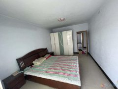 千顺小区 两室一厅 基础家电齐全 . 低价出售.