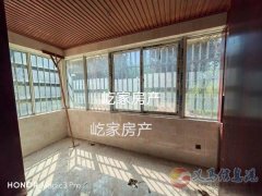 千秋社区 128平三室新装修 低楼层  低价出售