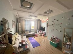 水岸华庭小三室房屋出售 精装拎包入住