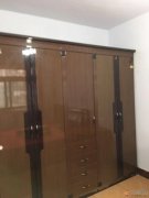 水、电、暖、空调、热水器、家具齐全，月租300元