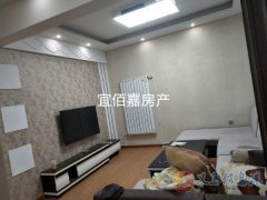 出租香山街和平路三室两厅131平精装，暖燃齐全，设施齐全，月