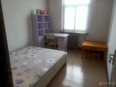 兴苑小区6楼60平两室一厅特价出售，带煤棚拎包入住
