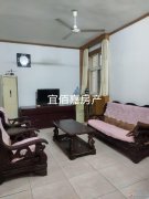 出租：局医院对面家属楼三室一厅月租600元