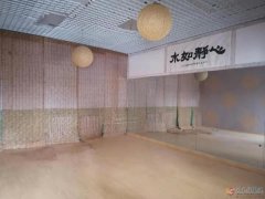 水岸华庭3号院独立小楼二楼出租