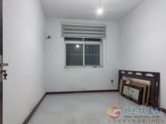 香山街三室两厅一厨一卫有阳台房屋出租领包入住，随时看房。