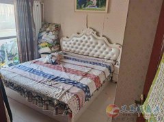 东区 4楼 婚房 三室 带东西  11·8万