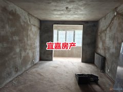 千秋社区1楼125平三室两厅两卫16万元