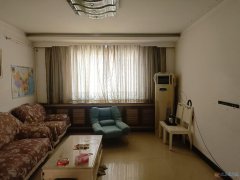 出租:实验小学附近2室2厅，4楼、750元/月