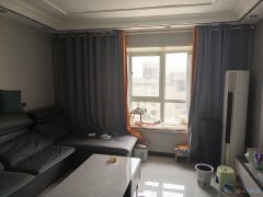 出租:建业附近2室1厅94㎡，电梯房、精装修、1280元/月