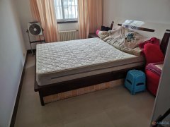 135平3室2厅，有证可过户，4楼，干净整洁拎包入住