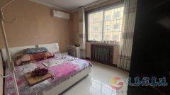 连银小区二区4楼东户，三室一厅 71平，电水燃暖全通。