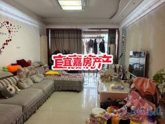 银杏路步梯三楼 139平 3室2厅 首付只需8万即得