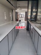 2楼，白云小区精装135平3室2厅27万