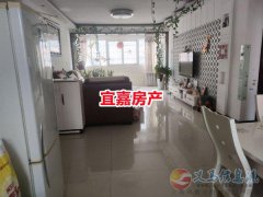 千秋社区三楼精装房 131平 3室2厅 仅需24.3万拎包住
