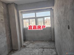 义腾小区电梯房，毛胚125平3室2厅2卫31.8万
