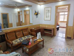 出租:体育公园对面2室1厅，简装、500元/