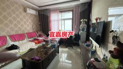 龙山街附近精装房3楼100平3室1厅28万，有证