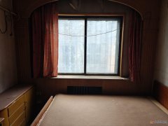 1楼，1.8万，艺苑小区，62平2室1厅，水电暖齐