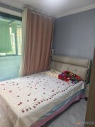 2楼，精装地暖，75平3室1厅刚装修一年，暖燃齐拎包入住