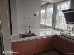 2楼精装地暖，138平3室2厅，仅需21.8万，体育公园附近