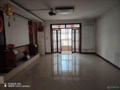 电梯房，156平三室两厅，买一层送一层阁楼