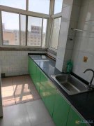 4.3万，55平2室1厅，5楼，水电暖齐拎包入住，局医院附近