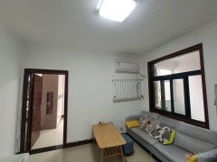 出租:锦江饭店附近1室1厅，电梯房、900元/