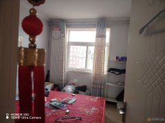 出租连银小区，75平2室2厅中楼层，干净整洁600元/月暖燃