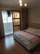 26万，196平4室2厅2卫精装，带平台，暖燃齐拎包入住，马
