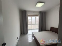 出租:精装电梯房2室1厅59㎡，900元/