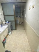 出租；1楼，三室两厅128平，精装，领包入住，双气齐全，月租