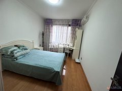 水岸华庭，三室两厅135平，精装，领包入住，36,8万，好楼