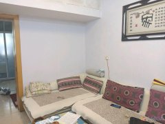 15.3万出售千园小区1楼，65平，2室，交通便利，特适合养