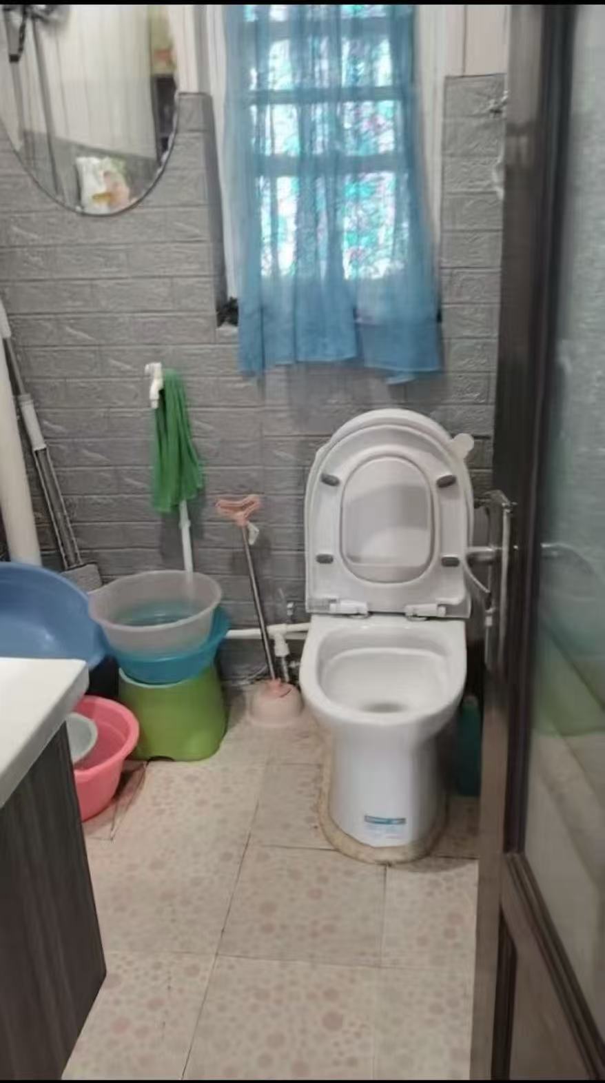 高档跑步机,按摩椅,一米八大床的三室一厅,政法小区楼房业主出 高档跑步机,按摩椅,一米八大床的三室一厅,政法小区楼房业主出