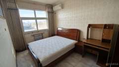 出租:狂口社区2室1厅70㎡，中楼层、精装、700元/