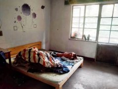 常村矿小区三楼低价出售