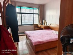 市中心4楼 136平 19·8万