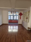 首付仅需5万，139平3室2厅地暖中楼层，非常干净，全款26