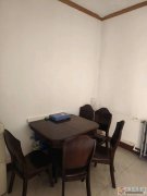 9.8万，4楼，75平2室1厅干净整洁，暖燃齐全拎包入住，千